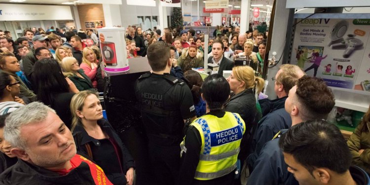 Tesco push back store opening