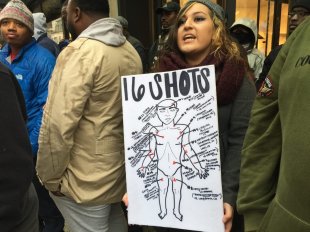 Black Friday Protests in Chicago (Lee Stranahan / Breitbart Information)
