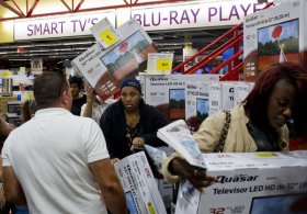 Deep discounts on flat-screen TVs lure buyers on Thanksgiving image