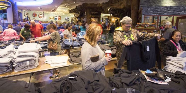 Black Friday at Bass Pro Shops